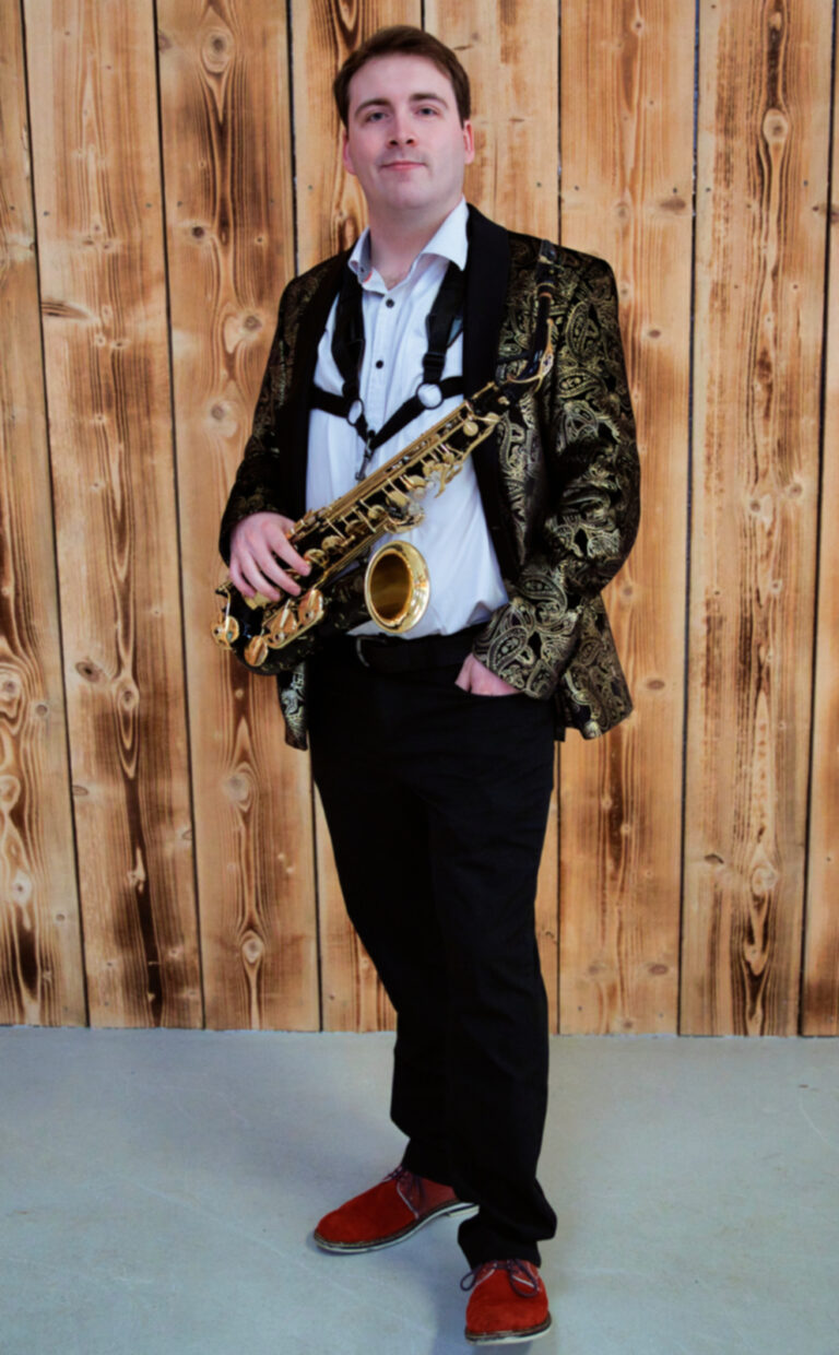 Full Body Sax Stare